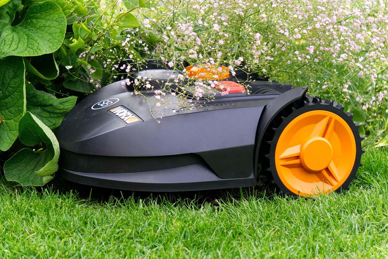 Robot koszący smart: Pełna automatyzacja pielęgnacji trawnika.